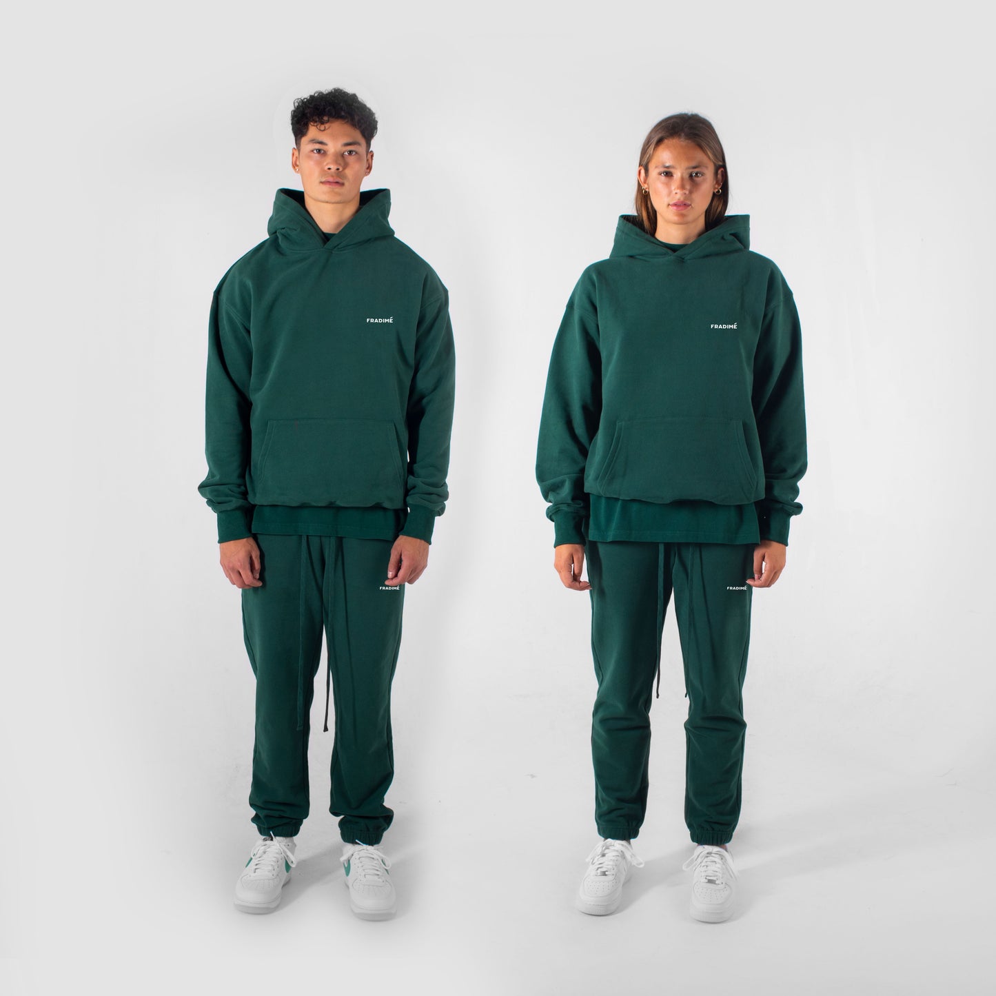Model size##The male model is 183cm/6ft tall, 40 inches chest,33 waist and wearing size Medium